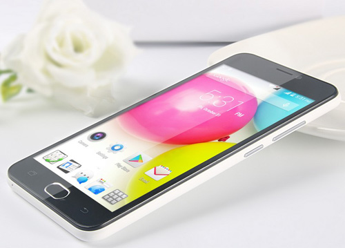 Giảm giá bán 800.000đ, tặng kèm 5 nắp lưng, BrahMos 4G cháy hàng.