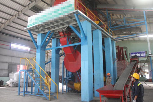 Rác thải tràn lan, doanh nghiệp tái chế như sao buổi sớm - 1