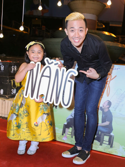 Vắng Hari Won, Trấn Thành lẻ loi xuất hiện giữa bão scandal - 2