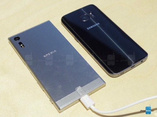 So sánh nhanh Sony Xperia XZ và Samsung Galaxy S7 - 4