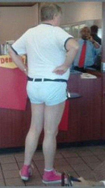 10 thảm họa ăn mặc của chàng khiến chị em chạy mất dép - 5