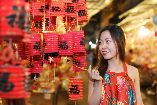 Phố lồng đèn Sài Gòn rực rỡ trước Tết Trung thu - 1