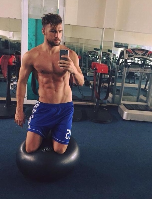 Xốn mắt xem Hà Hồ gợi tình, lả lơi bên dàn trai đẹp 6 múi - 8