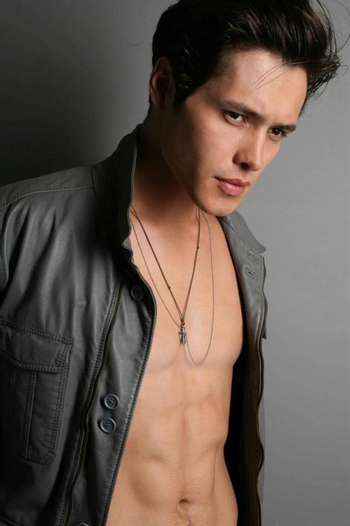 Xốn mắt xem Hà Hồ gợi tình, lả lơi bên dàn trai đẹp 6 múi - 13