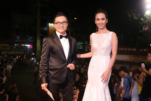 Tóc Tiên hở bạo trên sóng truyền hình - 5