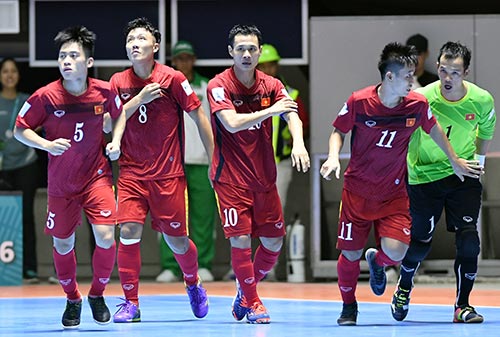 ĐT futsal VN thăng hoa: Vui đã, Paraguay & Ý tính sau - 2