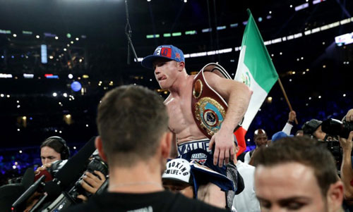 Boxing: "Vua knock-out" hạ "Độc cô cầu bại" Anh - 2