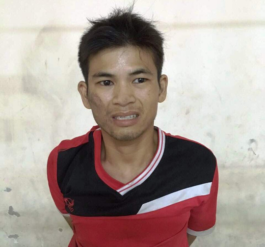 Bị công an bắt, tên cướp ôm mặt khóc như đứa trẻ - 1