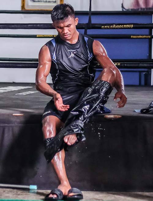 "Hoàng tử Muay Thái" tập điên cuồng chờ hạ nhà vô địch - 8
