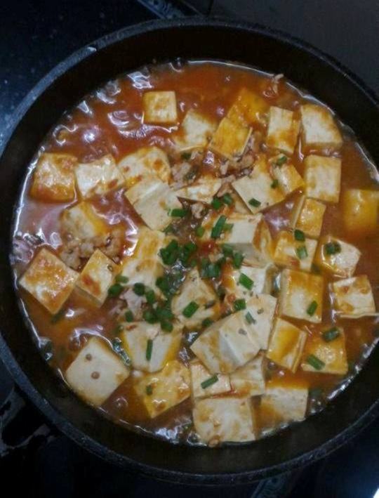 Bữa trưa giản tiện với đậu hũ non sốt chua cay - 1