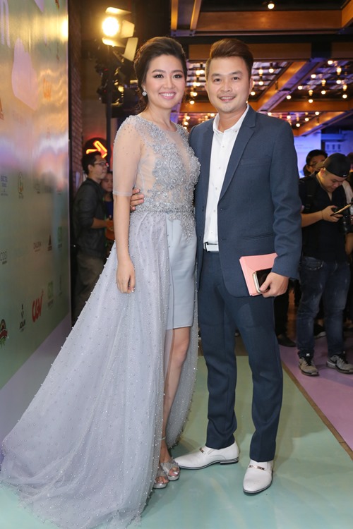 Lê Khánh tình tứ bên chồng trong ngày tái xuất phim ảnh - 1