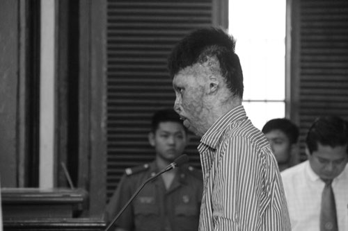 Dùng xăng đốt chết bạn gái vì bị phát hiện dùng ma túy - 1