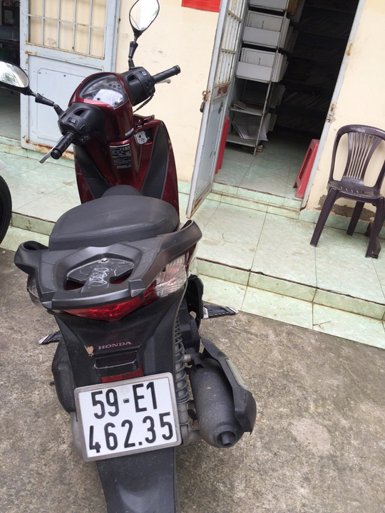 CSGT nhảy xuống đầm lầy truy bắt cướp - 2