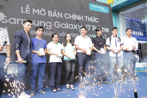 "Kẻ hủy diệt" tầm trung chinh phục giới trẻ TP.HCM ngày ra mắt - 3