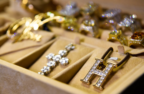 Choáng với tủ đồ kim cương của Đàm Vĩnh Hưng - 5