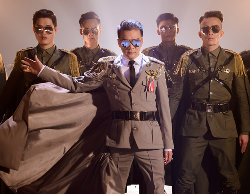 Choáng với tủ đồ kim cương của Đàm Vĩnh Hưng - 12