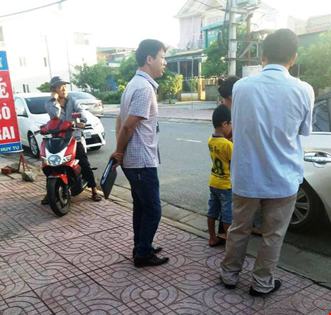 Cán bộ thuế bảo khách đi chỗ khác ăn, quán đang nợ thuế - 1