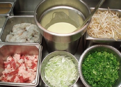 Cách làm bánh xèo giòn bùi đúng kiểu Nam Bộ - 1