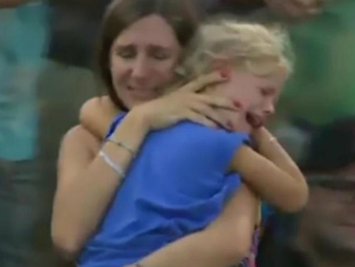 Hành động đẹp: Nadal dừng trận đấu, giúp tìm trẻ lạc - 2