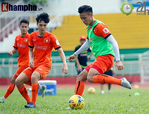 Tuyển thủ Việt Nam luyện đá tiki-taka "như Barca" - 6