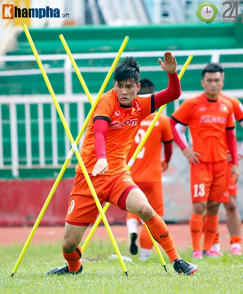 Tuyển thủ Việt Nam luyện đá tiki-taka "như Barca" - 4
