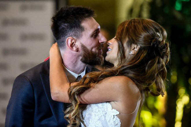 Lạ đời: Messi làm từ thiện bằng đồ ăn thừa ở đám cưới - 1