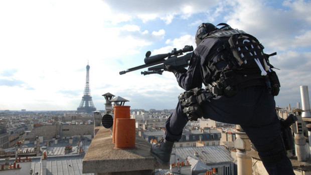 Xạ thủ, tên lửa, xe “Quái thú” bảo vệ ông Trump ở Paris - 2