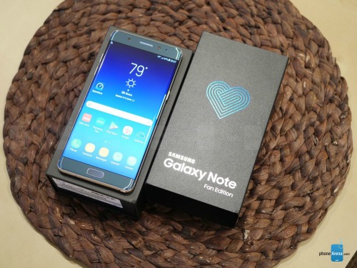 Video: Mở hộp Samsung Galaxy Note Fan Edition Video: Mở hộp Samsung Galaxy Note Fan Edition