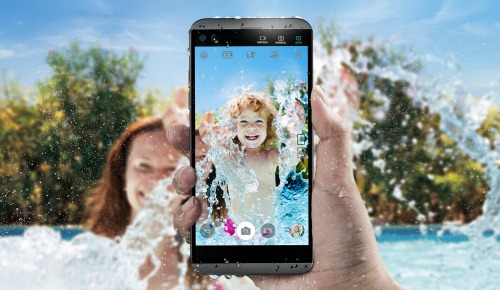 LG Q8 trình làng: Cấu hình tầm trung, có chống nước