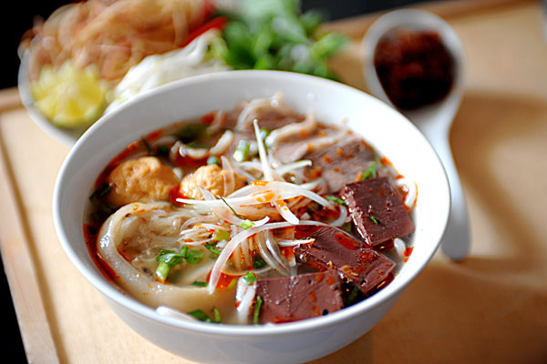 CNN vinh danh 15 món ăn mà du khách phải thưởng thức khi tới Việt Nam: Tinh hoa ẩm thực Bắc Trung Nam đều có cả! - Ảnh 6.