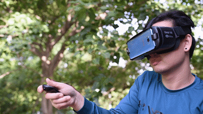 Bạn sẽ biểu cảm đáng yêu như thế khi chơi Gear VR - 1
