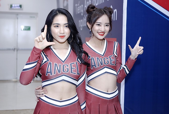 'Glee' 19: Angela Phương Trinh đau khổ khi bị bắt cho con nuôi