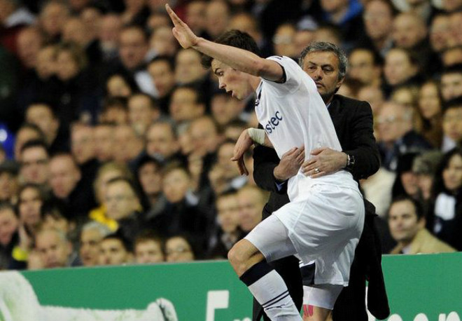 Bale bị triệu fan Real la ó: Bỏ tới MU làm “môn đệ” Mourinho? - 2