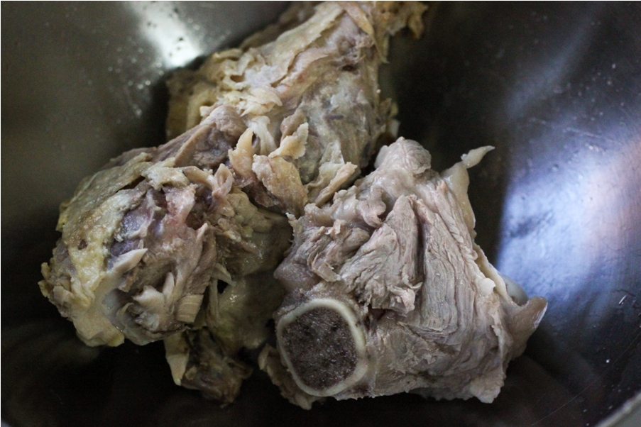 Bí kíp cho món lẩu nước xương trắng trong, ngọt lành ăn không bị ngán - 3