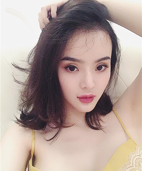 Không kém chị, em gái Angela Phương Trinh cũng có bờ môi &#34;ảo thuật&#34; - 5