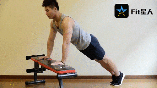 "Vua Khang Hy" U50 khiến vợ kém 17 chết mê vì múi bụng đá tạc - 6