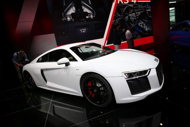 Siêu xe Audi R8 RWS đặc biệt có giá 3,4 tỷ đồng - 2