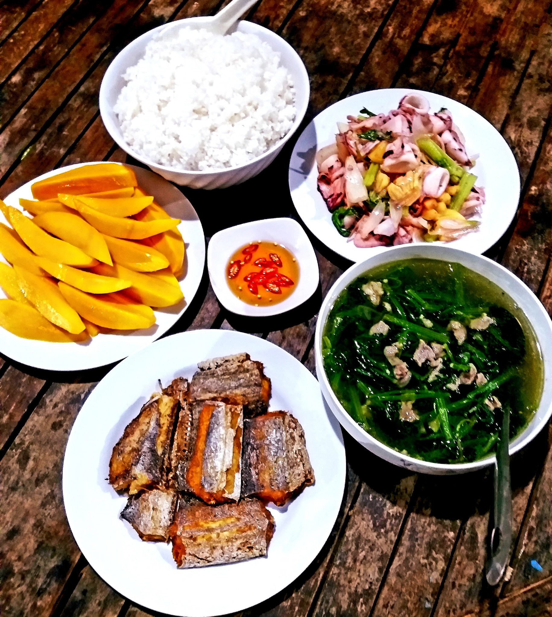 Thực đơn hot nhất tuần với những mâm cơm đầy màu sắc, càng ăn càng mê - 4