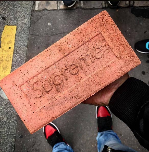 Dân sành mốt đổ xô đi mua cục gạch với giá đắt khó tin - 10