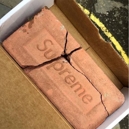 Dân sành mốt đổ xô đi mua cục gạch với giá đắt khó tin - 7