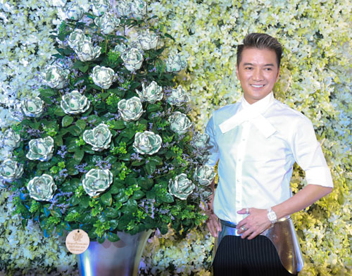 Choáng với tiệc sinh nhật như lễ cưới của Đàm Vĩnh Hưng - 2