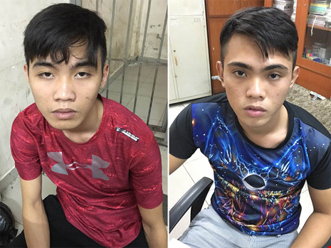 Đặc nhiệm SG đá văng 2 tên cướp giật túi của du khách - 1