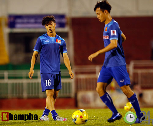 ĐTVN: Hữu Thắng "đặt cược" ở cặp Công Vinh - Công Phượng - 2