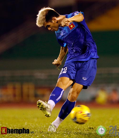 ĐTVN: Hữu Thắng "đặt cược" ở cặp Công Vinh - Công Phượng - 5