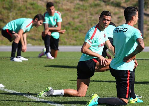 Ronaldo “luyện công” chờ vùi dập hai đội nhược tiểu - 6