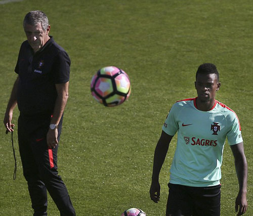 Ronaldo “luyện công” chờ vùi dập hai đội nhược tiểu - 9