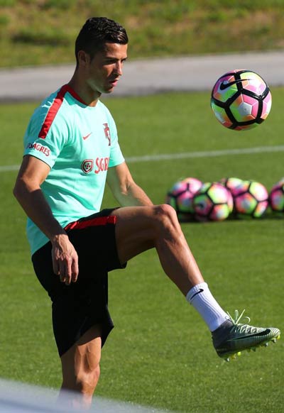 Ronaldo “luyện công” chờ vùi dập hai đội nhược tiểu - 2