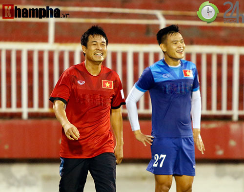ĐT Việt Nam: Công Vinh sút bay máy quay phóng viên - 6