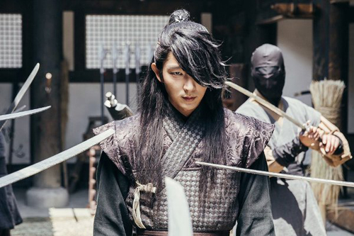 Lee Jun Ki cán mốc 1 triệu lượt theo dõi trên Instagram - 10