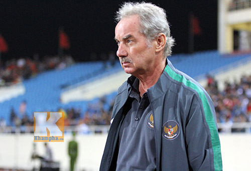 Alfred Riedl khen ĐTVN mạnh hơn Indonesia và Malaysia - 1